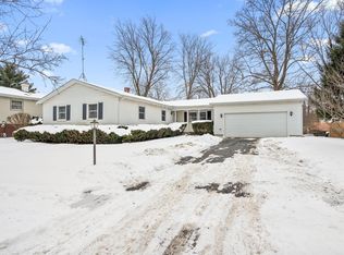 2104 Dunwoody Dr, Valparaiso, IN 46383