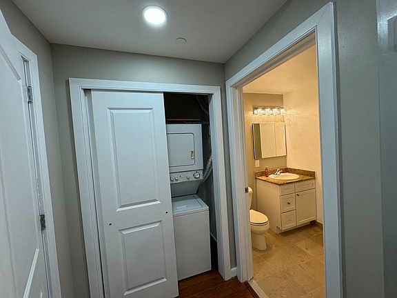 Laundry unit