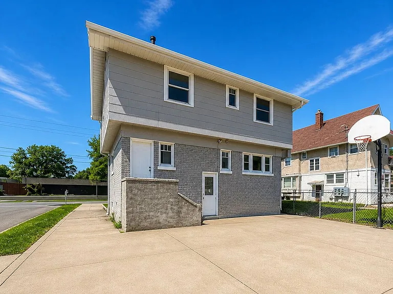 3303 University Ave — Photo 34