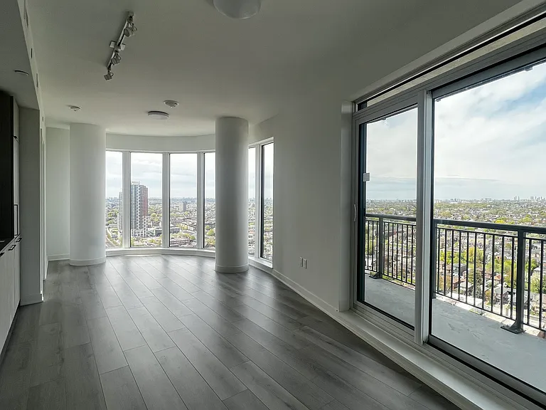 1185 Dupont St #2102 — Photo 10