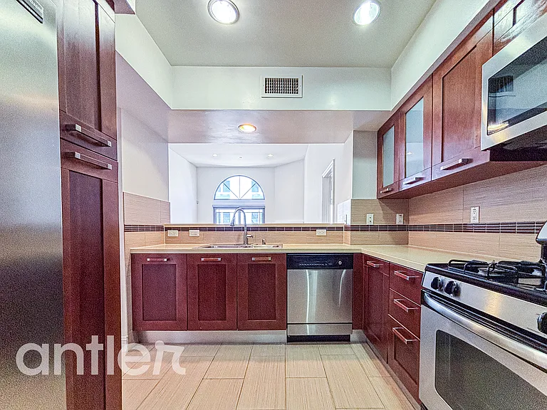 1241 S Sherbourne Dr #GPH4 — Photo 30