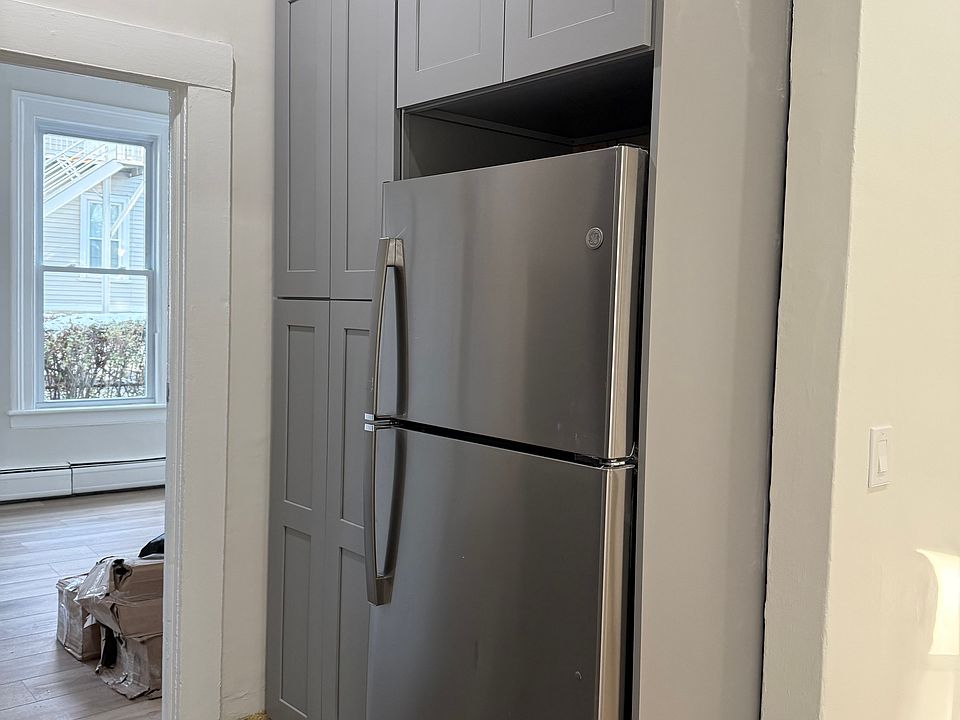 1st image of 54 Fairfield Ave #1