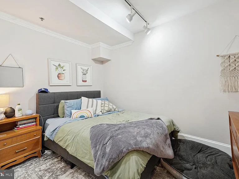 1736 18th St NW #T2 — Photo 10
