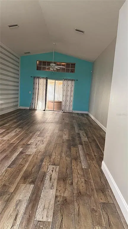 4 bed, 2.0 bath, 1916 sqft, $2,900 — Photo 3