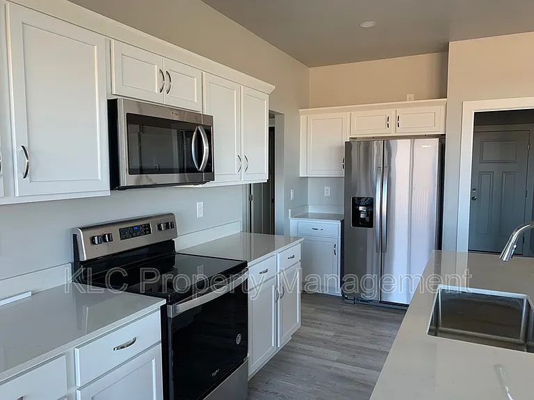 780 McIntosh Ct NE — Photo 6