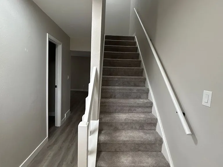 805 Lindenwood Dr S — Photo 9