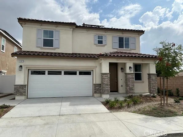 1191 Carob St, Bloomington, CA 92316