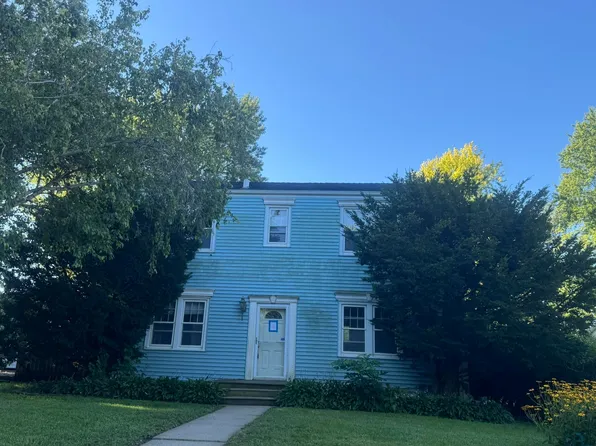 310 35th St, Sioux City, IA 51104