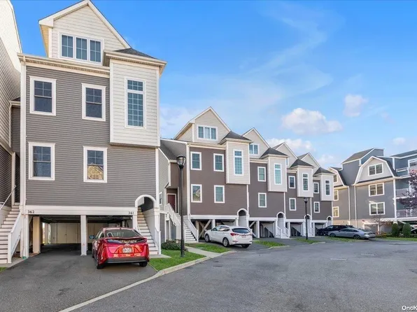 362 Marina Pointe Drive #362, East Rockaway, NY 11518