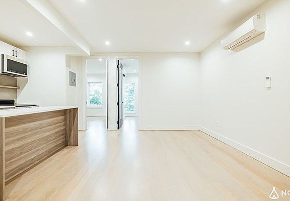 5th image of 471 Tompkins Ave #4B