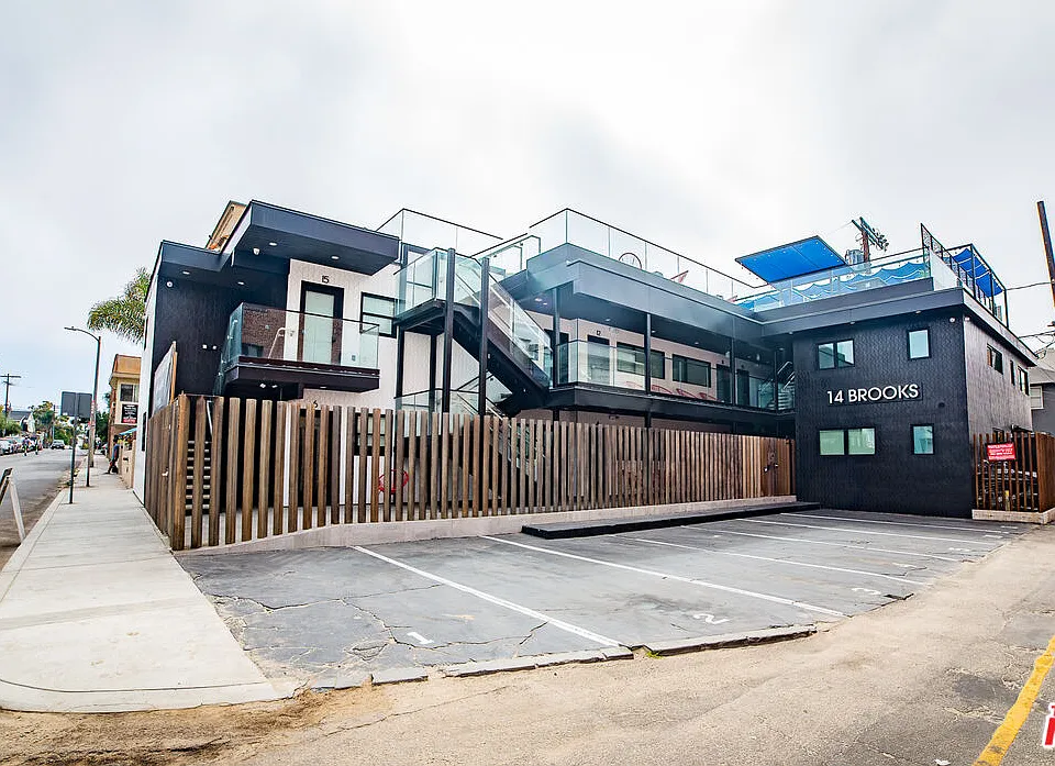 14 Brooks Ave #2
