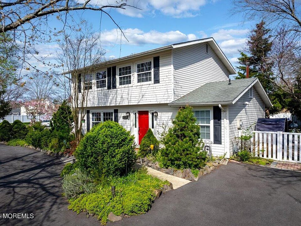 1st image of 1084 Cavan Drive