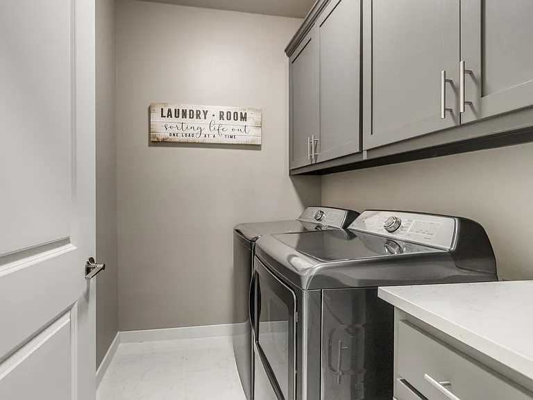 609 Abadan Dr — Photo 45