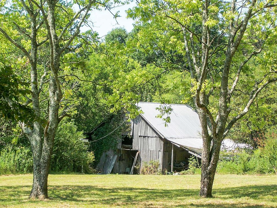2nd image of 613 Wilson Hill Rd
