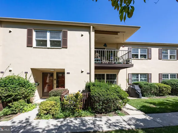 414 Old Forge Xing #414, Devon, PA 19333