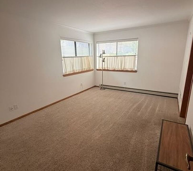 1st image of 335 Skiway #333