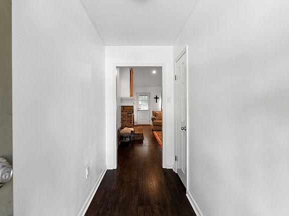 3rd image of 9 Morrison Ct
