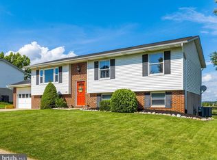 877 Snowfall Way, Westminster, MD 21157