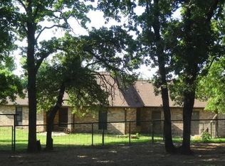 450 E Ladybird Ln, Azle, TX 76020