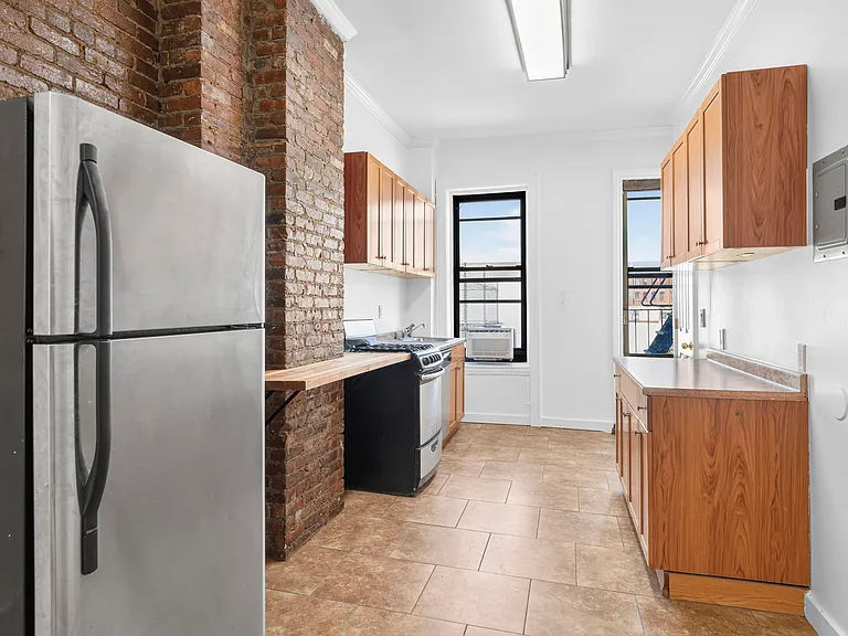 51 Morgan Ave #2-L — Photo 2