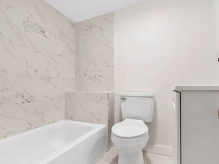 206 S Elm St — Photo 14