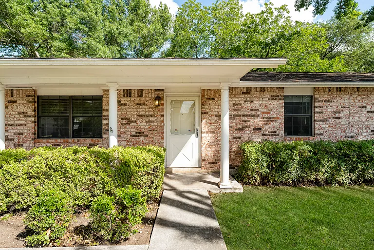 1376 Poppy Ln — Photo 4