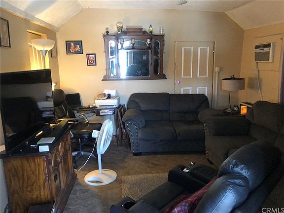 3rd image of 3153 Mountain Ave