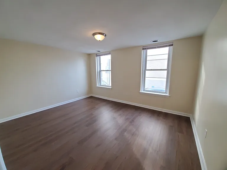 6 Douglass St #4 — Photo 3