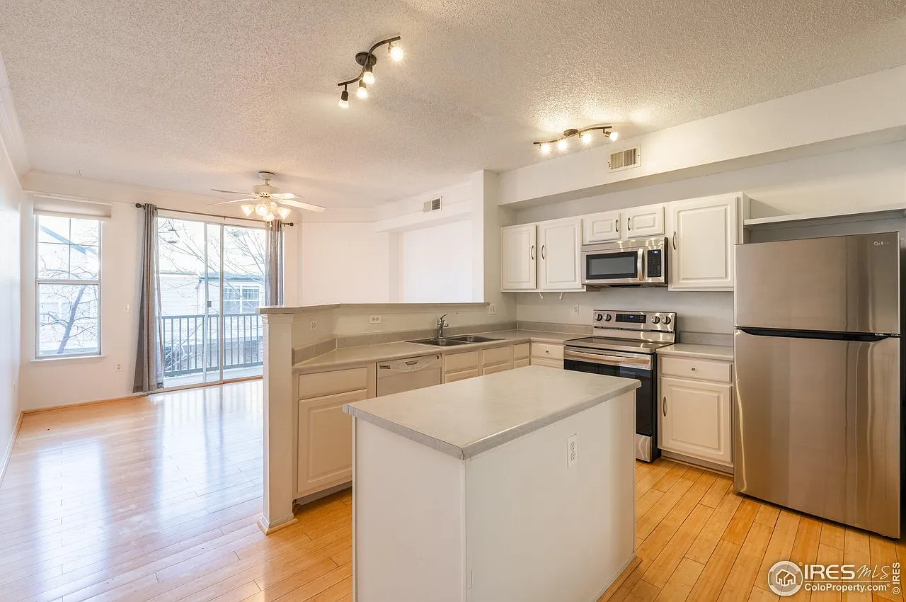 2 bed, 1224 sqft, $2,399 — Photo 1