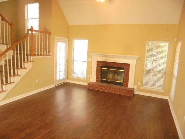 92 Mosswood Ct — Photo 3