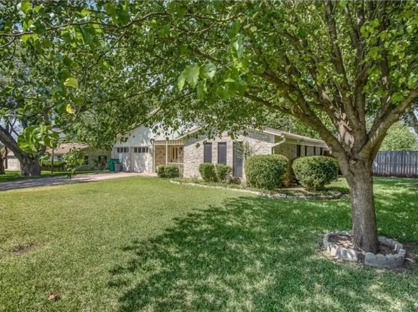 2105 Mildred Dr, Taylor, TX 76574