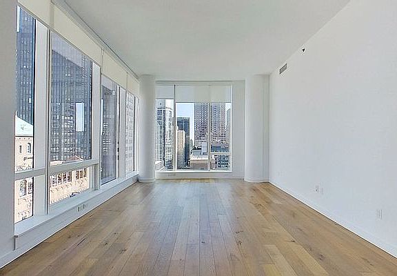 3rd image of 325 Lexington Ave APT 21D