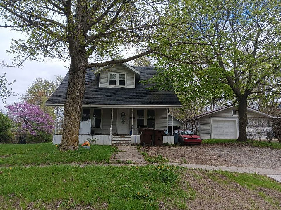 1st image of 207 Euclid St