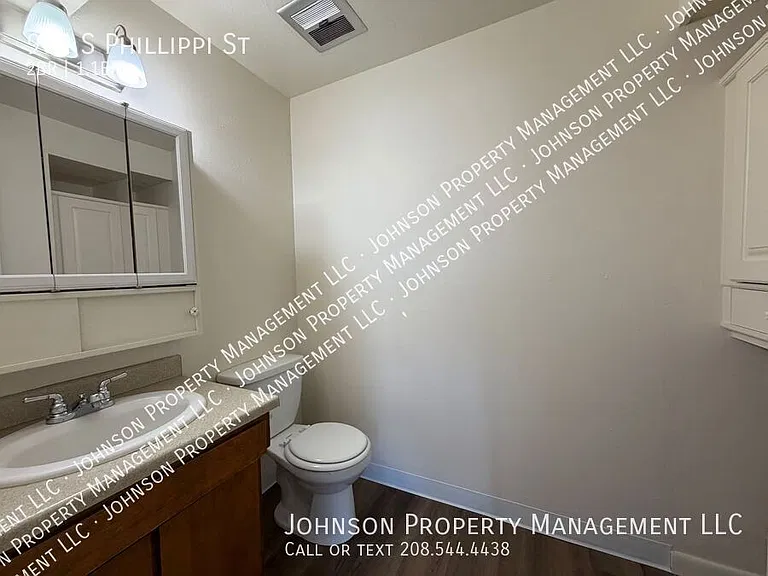 962 S Phillippi St — Photo 13