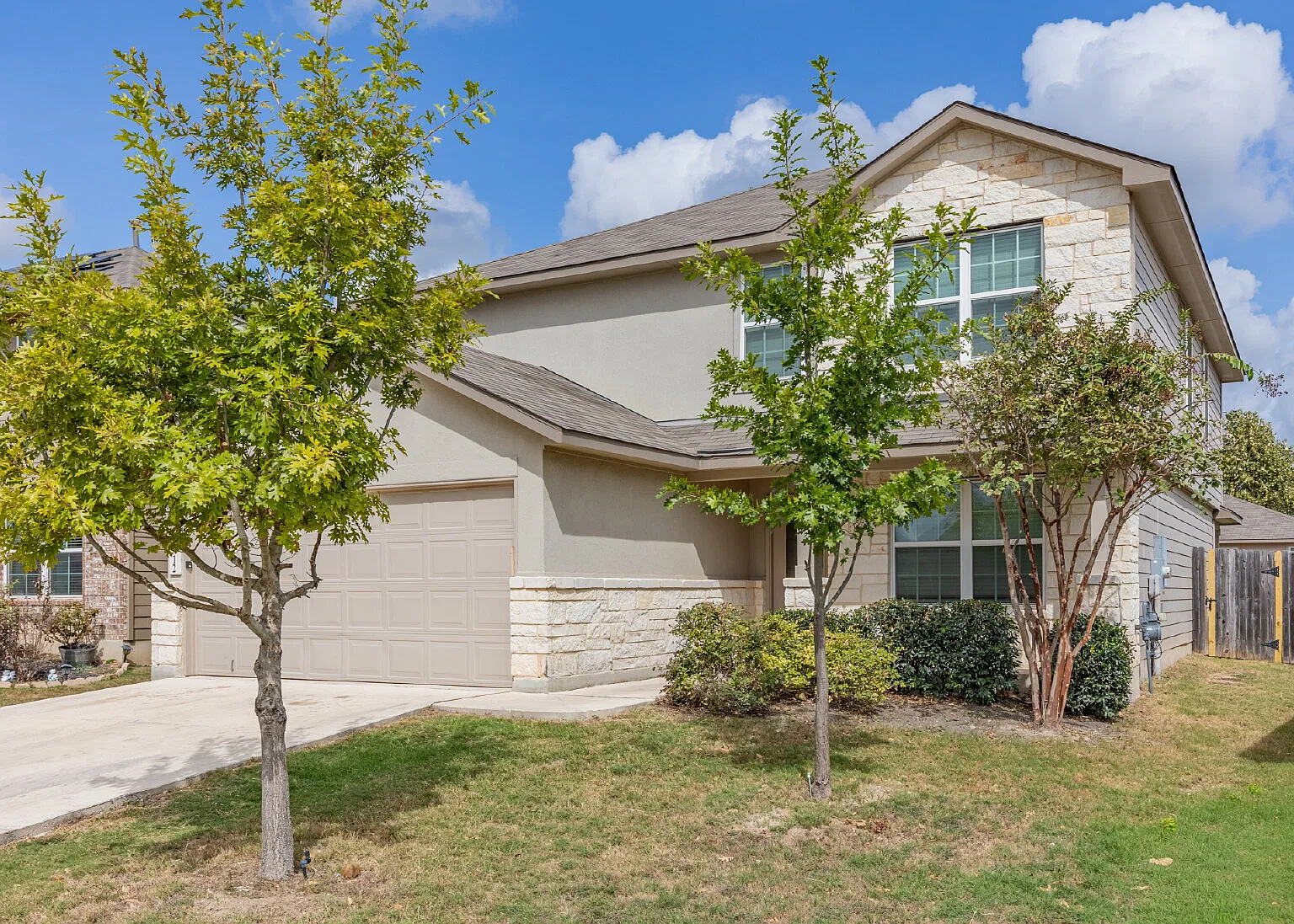 5 bed, 3.5 bath, 2678 sqft, $2,200 — Photo 3