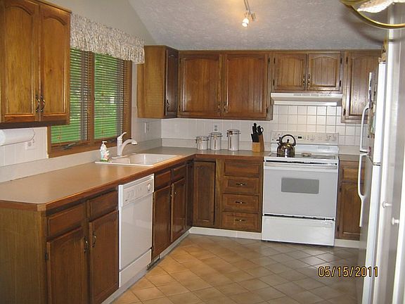 2nd image of 17439 Lexington Ln
