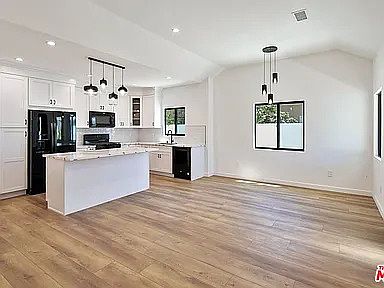 1st image of 818 N Genesee Ave #818