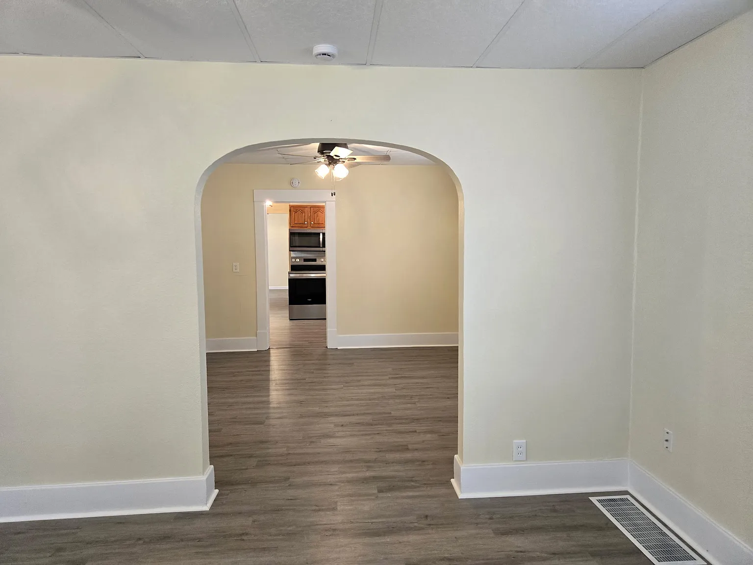 2 bed, 1216 sqft, $1,000 — Photo 4
