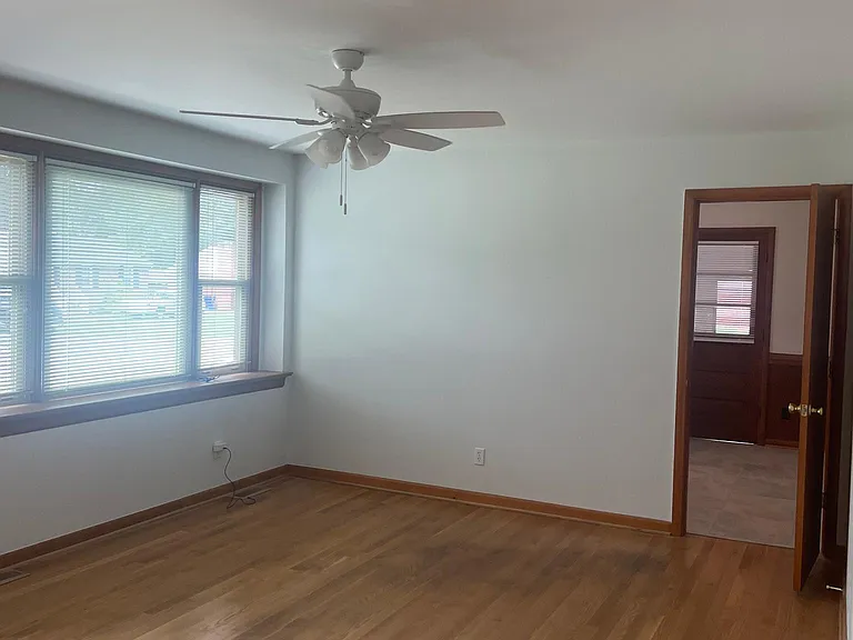 7988 Kenmore Dr — Photo 5