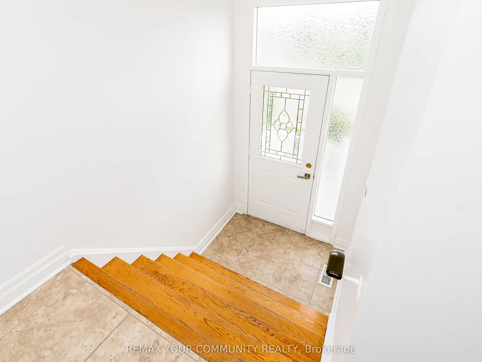 3 bed, $2,900 — Photo 2