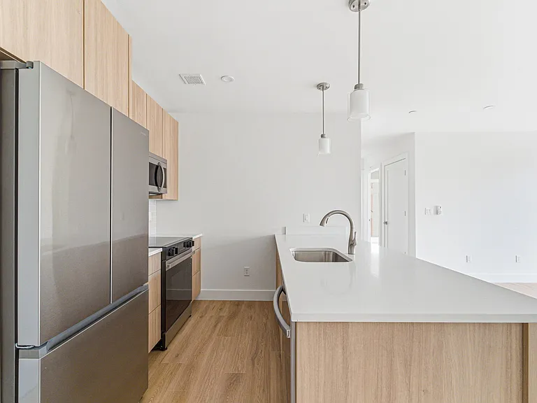 1035 Commonwealth Ave — Photo 85