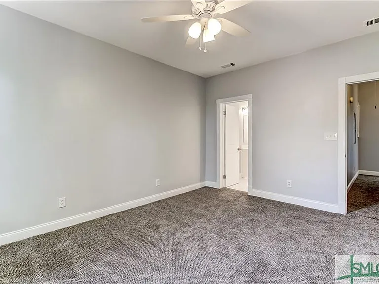 525 E Gaston St — Photo 18