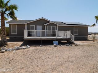 33270 Lillian Ln, Bouse, AZ 85325