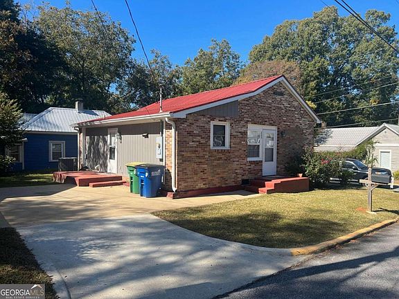 2nd image of 285 Savannah Ave