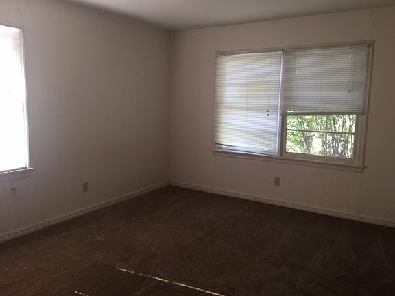 5th image of 2127 NW Denver Ave