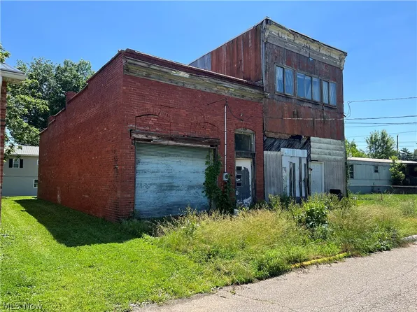 107 Main St, Williamstown, WV 26187