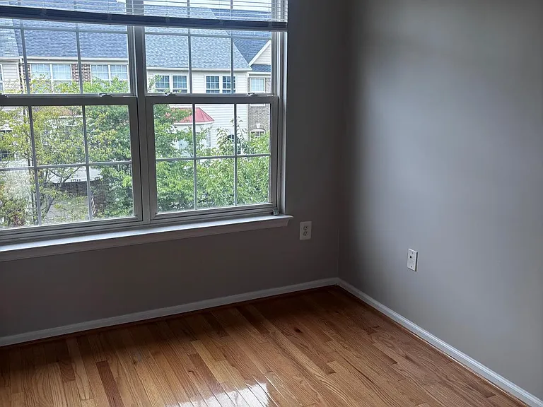 21779 Brondesbury Park Ter — Photo 26