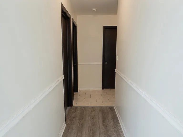 5686 N Elston Ave — Photo 7