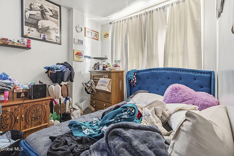 5th image of 2632 5th Avenue