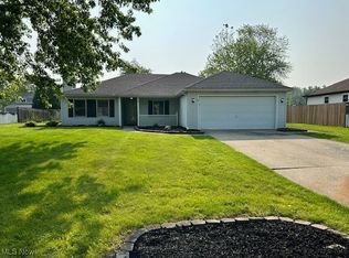 4111 Berkeley Dr, Sheffield Village, OH 44054
